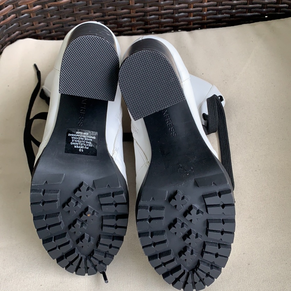 EXPRESS Lace-Up Platform White Boot - Picture 5 of 15